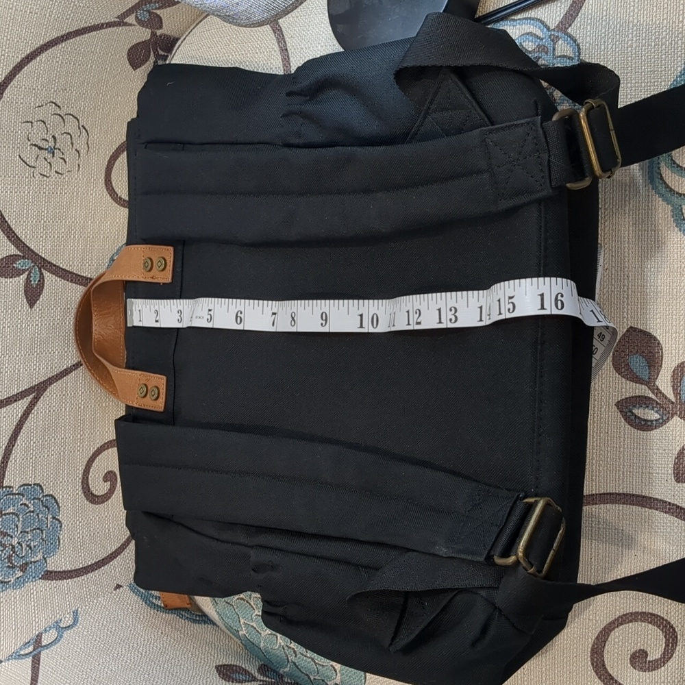 🐿️🐿️Thirty-one Black Backpack With Brown Leather Accents - Picture 3 of 6